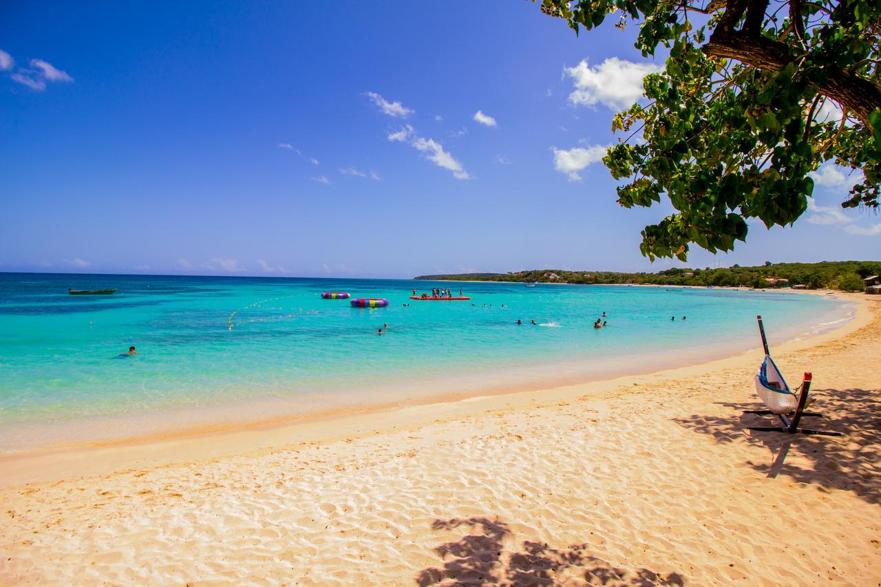 Paradise Island Beach Resort Punta Rucia Exterior foto